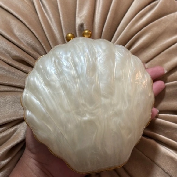 Luxe Rare Shell Clutch in Shimmering Cream - Picture 5 of 6